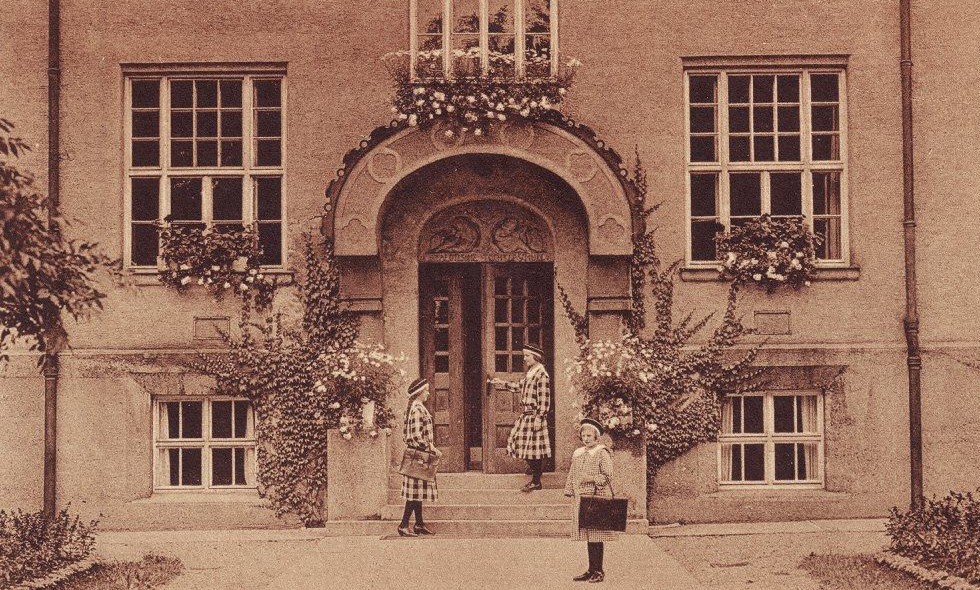 Karolinen-Gymnasium, Rosenheim, um 1908