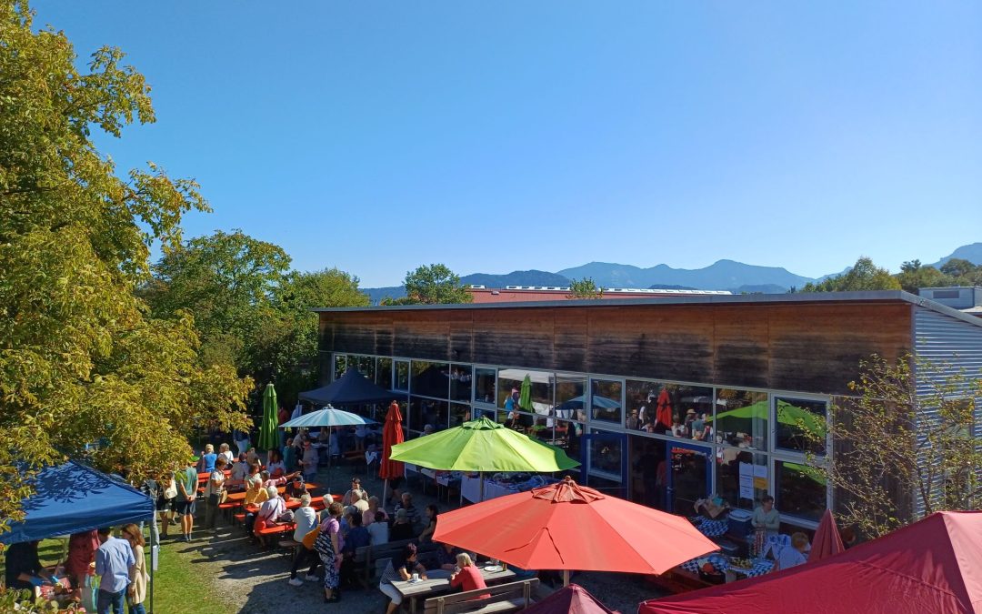 Frühlingsmarkt bei den Wendelsein-Werkstätten: Handwerk, Schmankerl und Musik im Innenhof