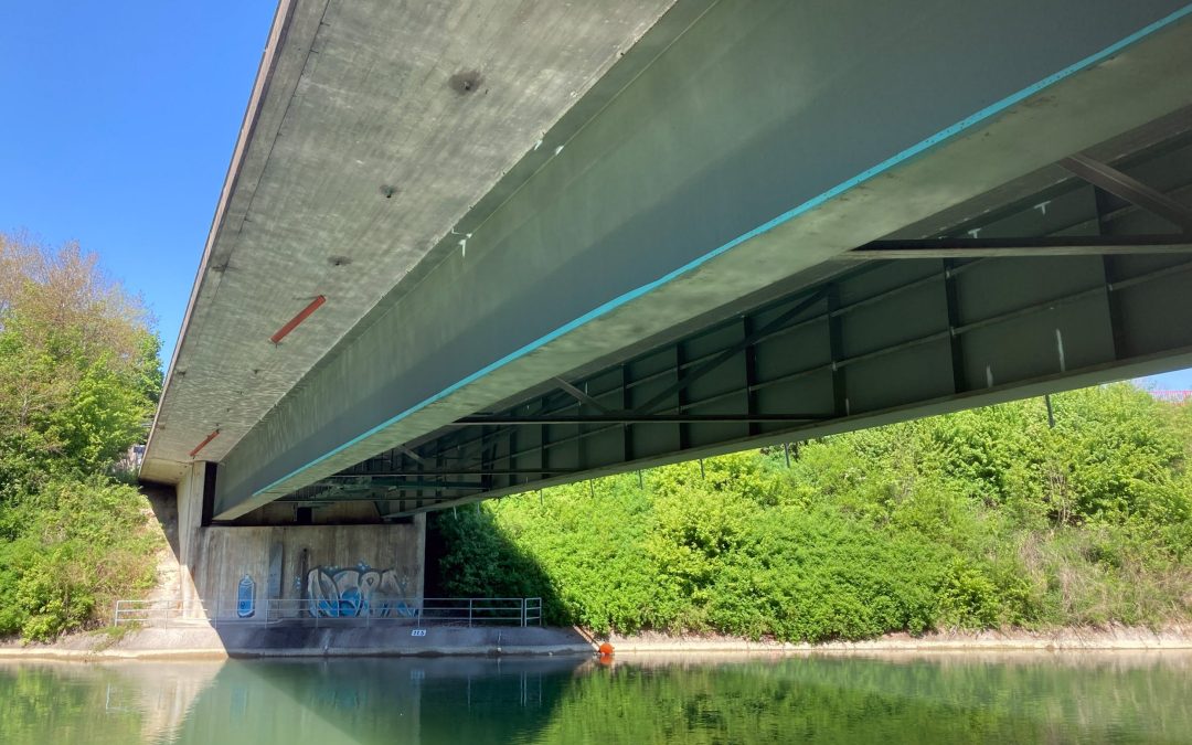 Brückensanierung bei Ecksberg: Halbseitige Sperrung auf der St 2550 bei Mühldorf am Inn bis Oktober
