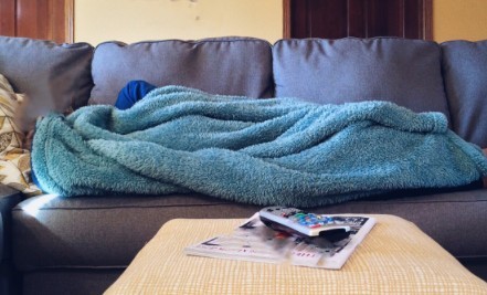 Unbekannter schläft auf fremder Couch – Polizei ermittelt wegen Hausfriedensbruch