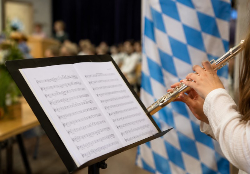 Hymnenpflicht bei Abschlussfeiern an Bayerns Schulen soll ab 2026 kommen