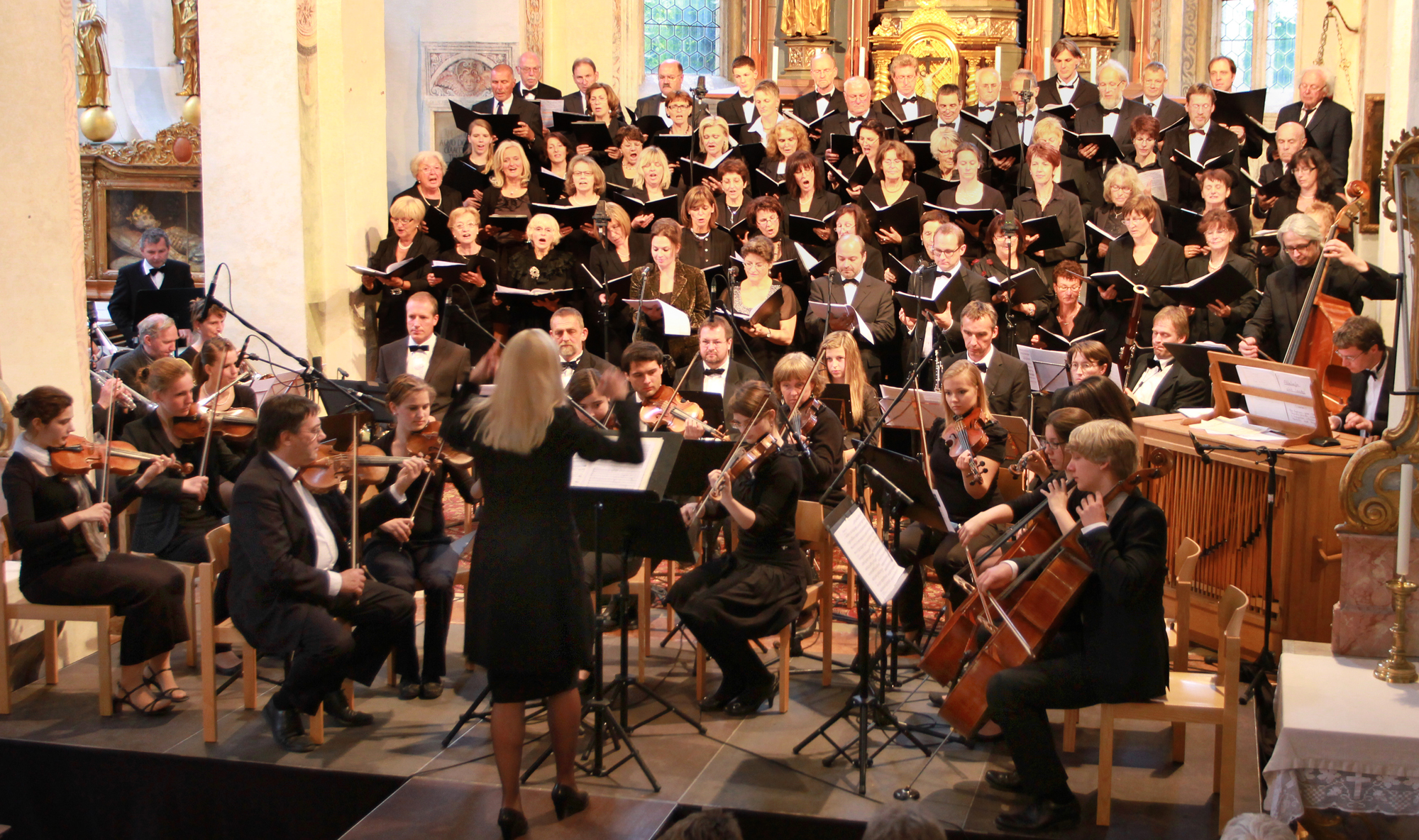Pfingstkonzert Kirche (c) S. Niederbuchner Pfingstkonzert Kirche Copyright S. Niederbuchner