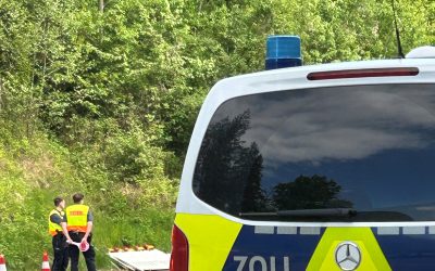 Zoll-Großkontrolle in der Paketbranche: Kräfte aus Rosenheim im Einsatz