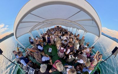 Premiere auf dem Chiemsee: „MS Oberkrain bis moderne Scheim“ lockt zahlreiche Gäste an Bord