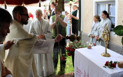 Fronleichnam in Kammer: Predigt mit Münchner Original sorgt für Gesprächsstoff