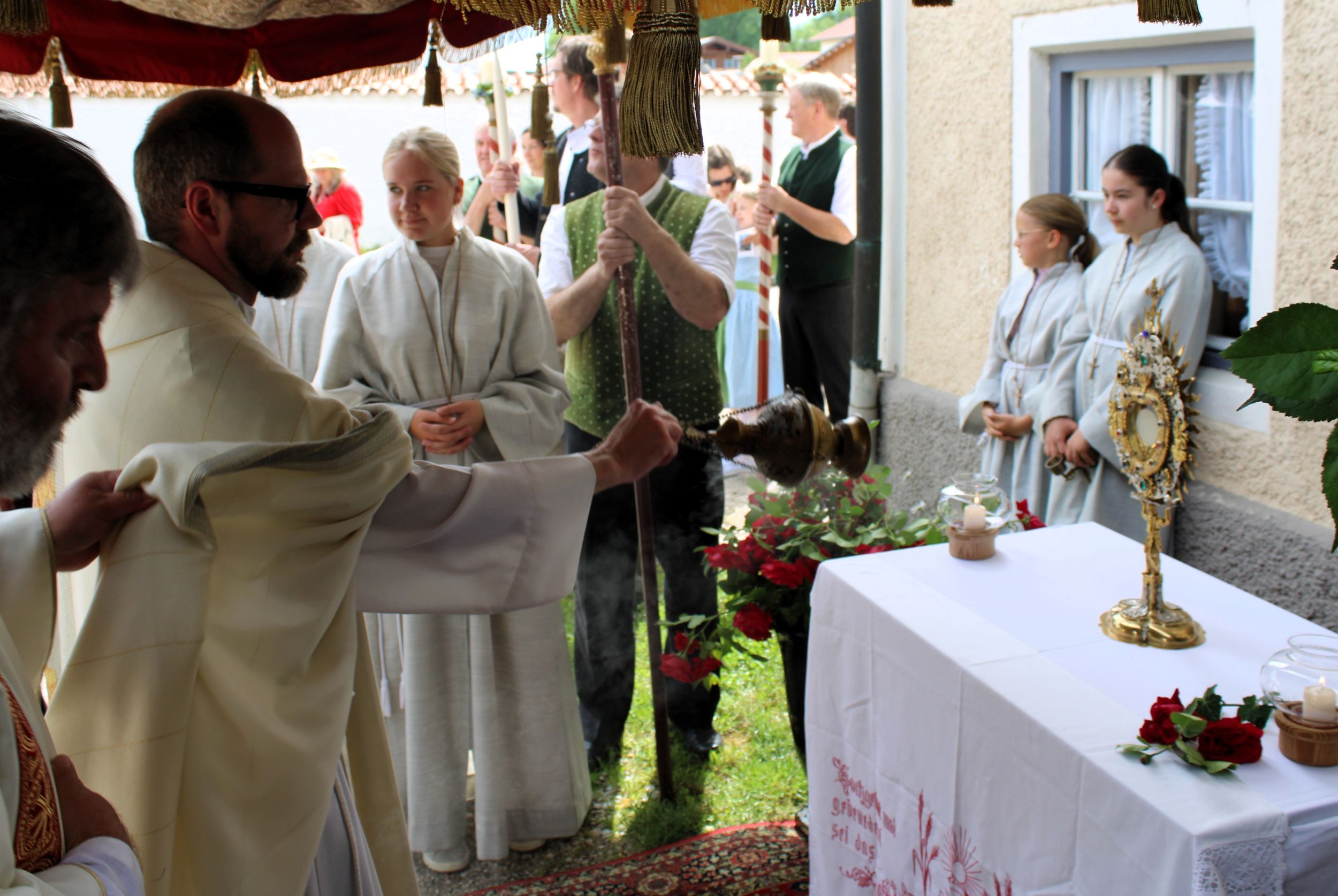 Am dritten Altar fand die Prozession ihr Ende Fronleichnam in Kammer (Landkreis Traunstein) 2026. Fotos: Herbert Hobmaier