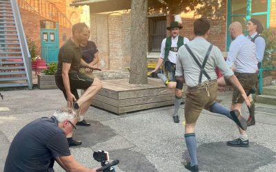 Plattlerkurs in Rosenheim: Trachtenverein „Innviertler“ bereitet Teilnehmer auf das Herbstfest vor
