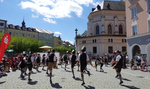 Trachten Am Samstag, 27. Juni steht in der Rosenheimer Innenstadt wieder Brauchtum im Fokus - mit Auftritten verschiedener Trachtenvereinen. Foto: Archiv Innpuls.me