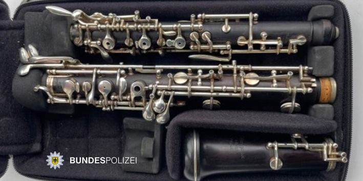 Gestohlene Oboe taucht Jahre später wieder auf – Bundespolizei nimmt zwei Männer fest