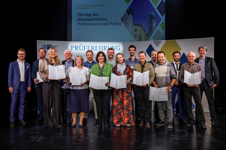 IHK ehrt Prüfer aus Stadt und Landkreis Rosenheim für langjähriges Engagement