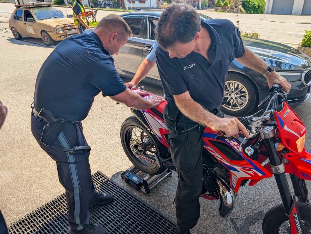 fittosize_1200_0_031db00664f5ad33f76b8730fe71be37___berregionaler_erfahrungsaustausch_motorrad_1 Motorradkontrollen im südlichen Oberbayern .Foto: Polizeipräsidium Oberbayern Süd