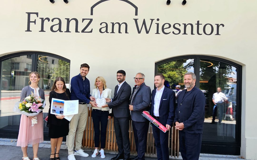 Rosenheimer Fassadenpreis 2025 an „Franz am Wiesntor“ übergeben