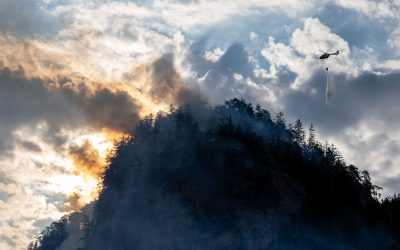 Bergwaldbrand bei Oberwössen: Lage am Freitagmorgen stabil