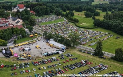 Oldtimer locken tausende Besucher nach Maxlrain