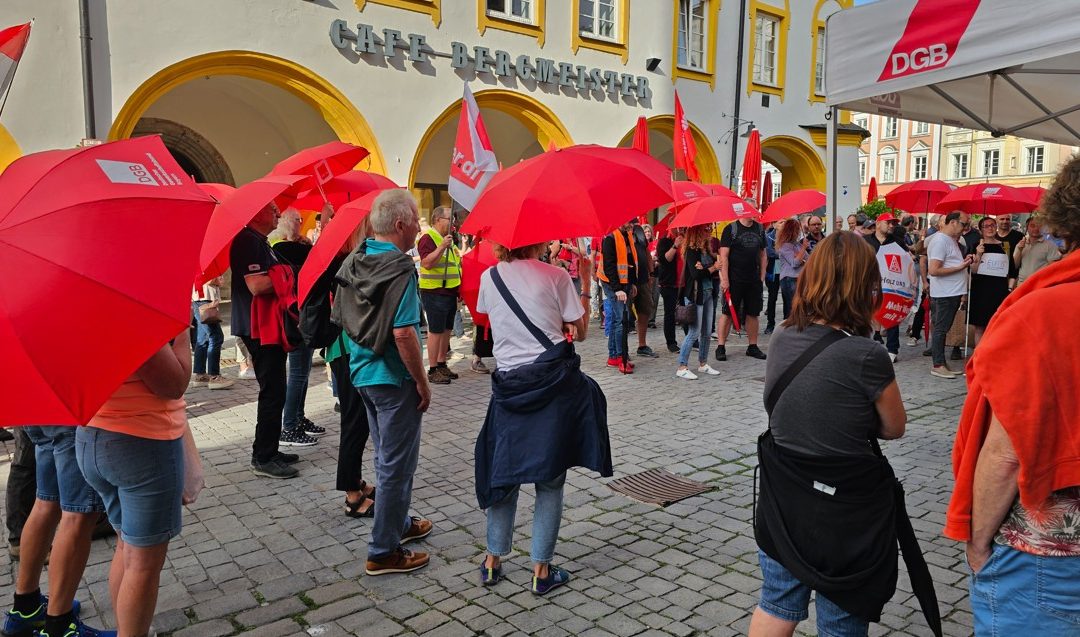 DGB protestiert in Rosenheim gegen Sozialpläne der Bundesregierung