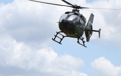 Chiemgau/Oberland – Hubschrauber kontrolliert Bahnstromleitungen
