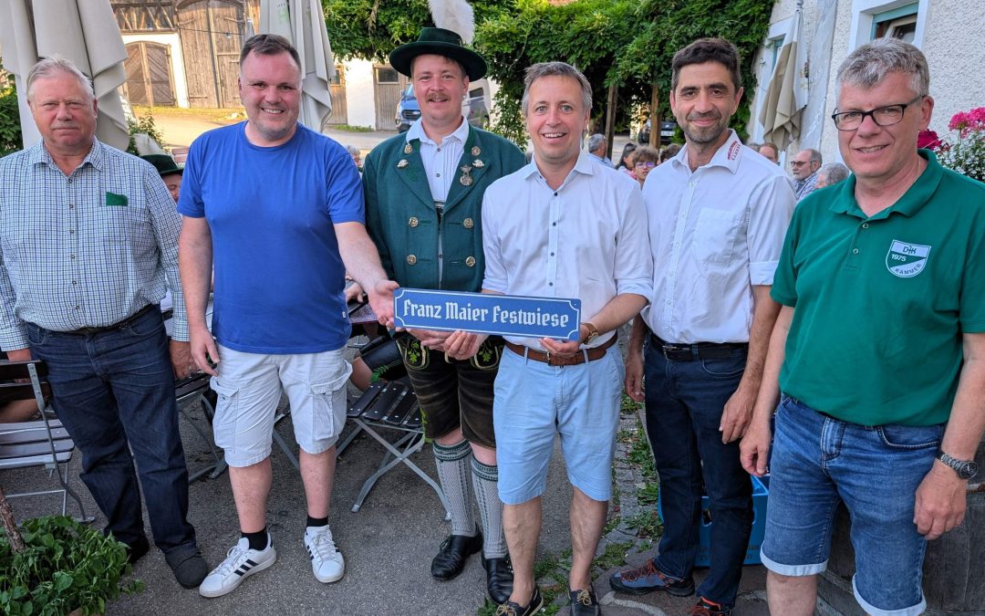 Neue Festwiese in Kammer fertig: Helfer feiern erfolgreiches Gemeinschaftsprojekt
