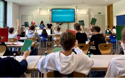 Realschüler beschäftigen sich mit Berufswahl und Künstlicher Intelligenz