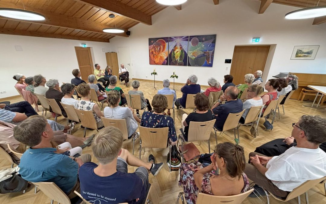 Aschau: Künstlergespräch zum Triptychon von Christian Huber