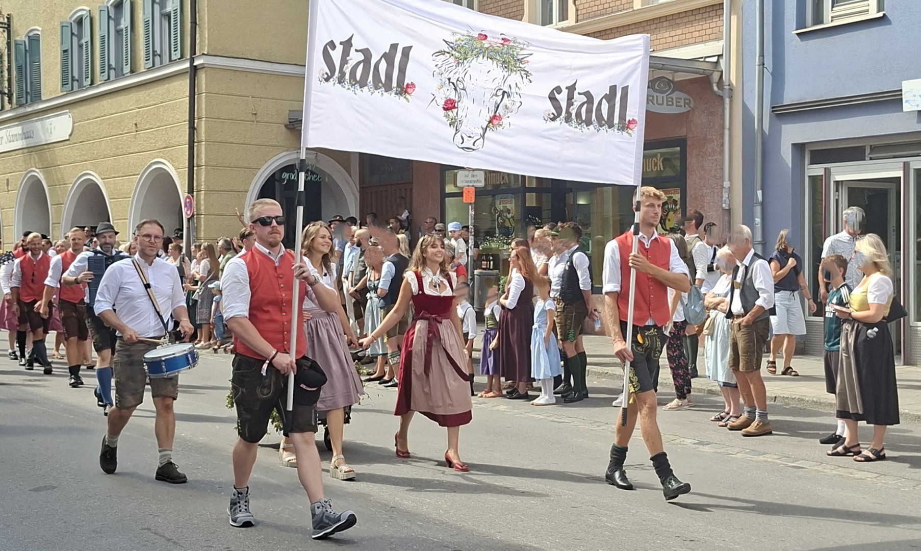 02685ee2-ed69-47fb-902c-b029ed9fe536 Herbstfest Rosenheim Einzug 2026. Fotos: Innpuls.me