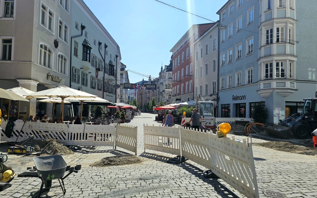 Warum am Rosenheimer Max-Josefs-Platz gerade das Pflaster aufgerissen wird