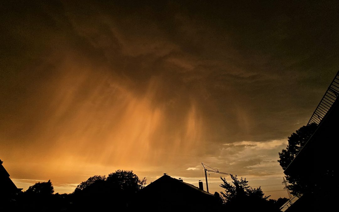 Mystischer Himmel und Regenbogen: So schön verabschiedete sich der Sonntag