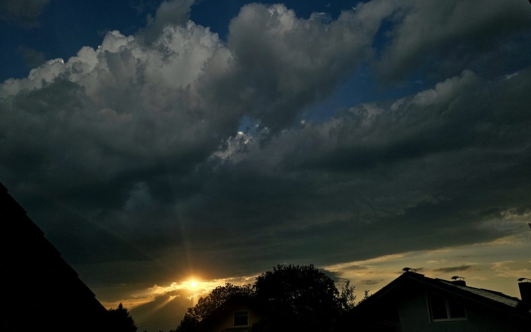 Unwetterwarnung für Rosenheim: Schwere Gewitter ziehen auf