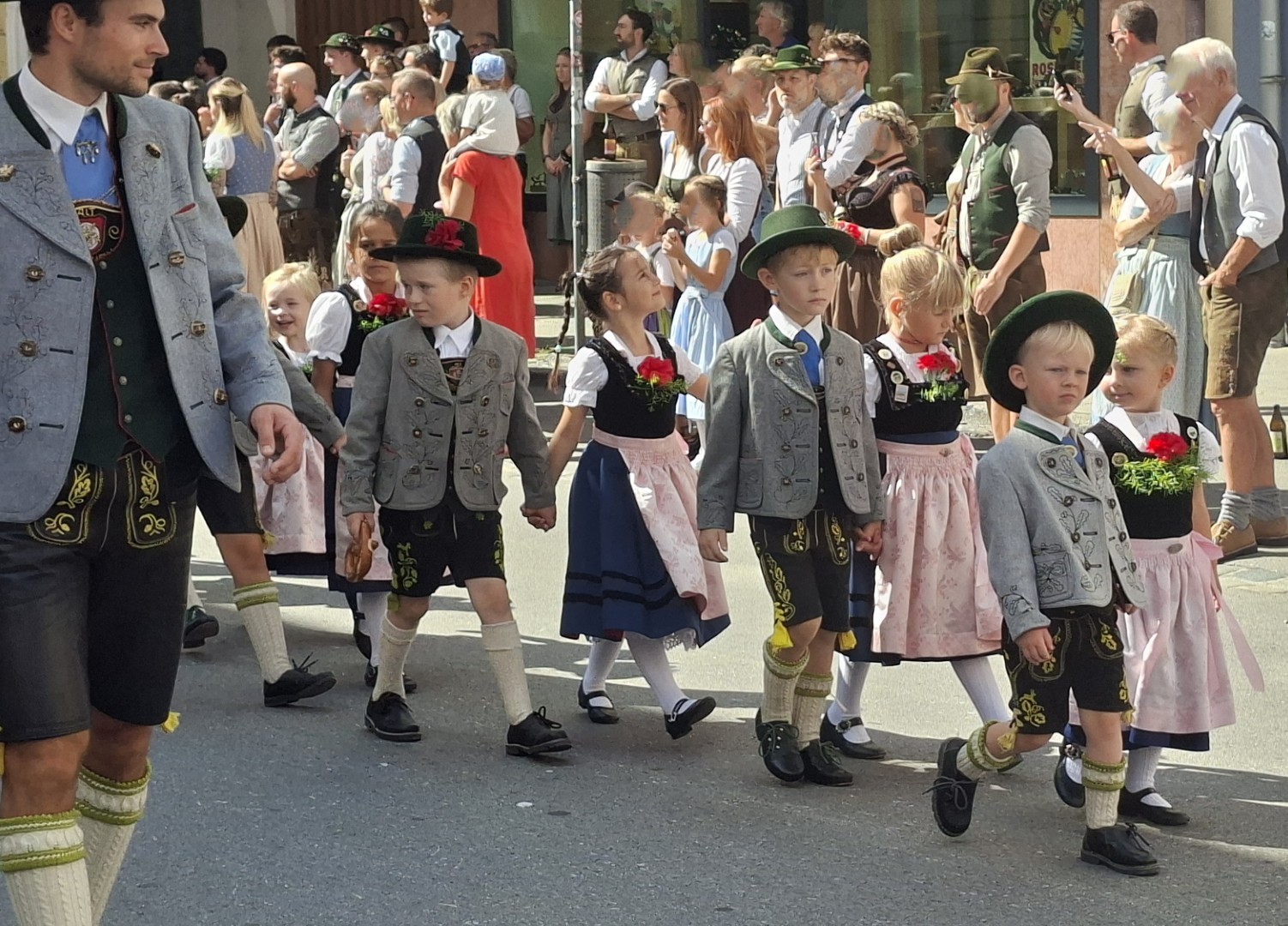 43ee7964-e979-457a-a81c-062fec752663 Herbstfest Rosenheim Einzug 2026. Fotos: Innpuls.me