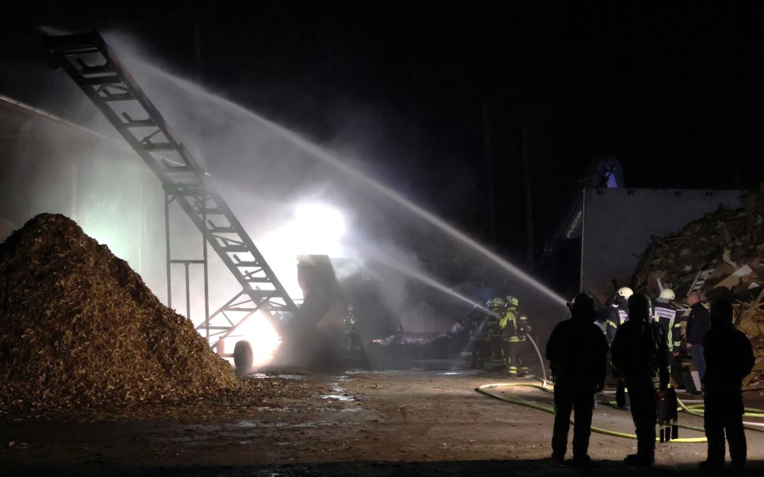 Feuerwehren im Landkreis Traunstein: Weniger Einsätze, aber 20.000 Stunden mehr Arbeit