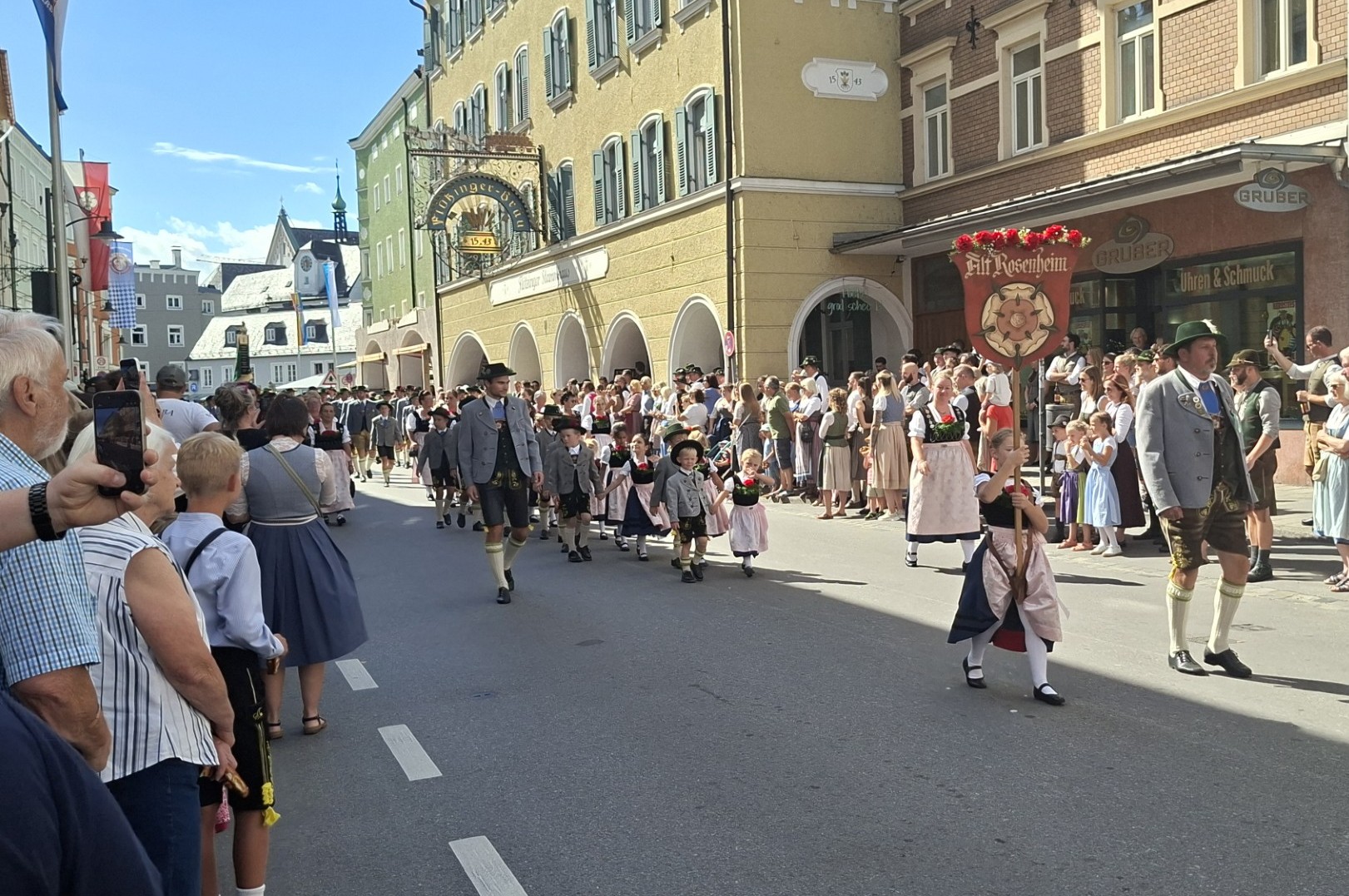 7e4c3b1d-3e46-4f93-9725-b4ab3defe863 Herbstfest Rosenheim Einzug 2026. Fotos: Innpuls.me