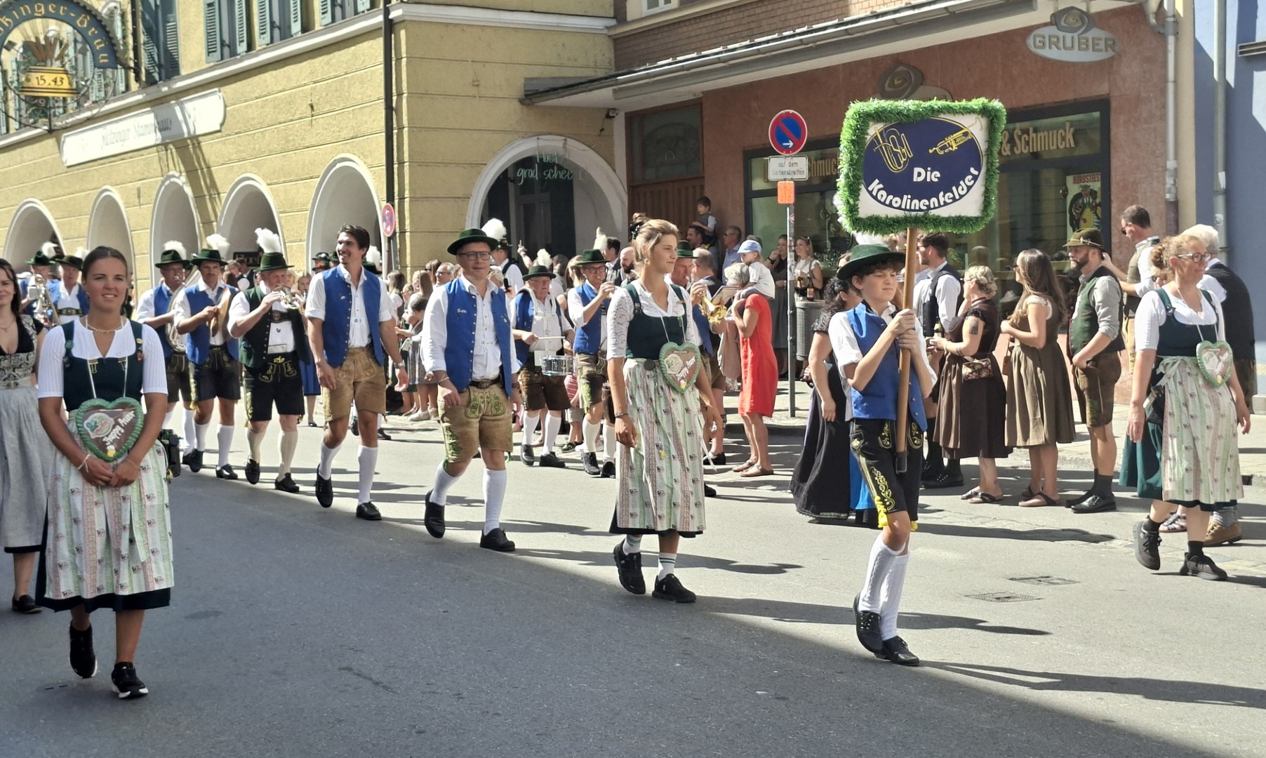 931aee07-0742-4f1d-8b85-d05b8104c15b Herbstfest Rosenheim Einzug 2026. Fotos: Innpuls.me