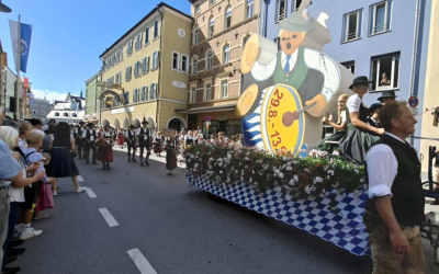 O`zapft is! Rosenheim feiat sei fünfte Joareszeid