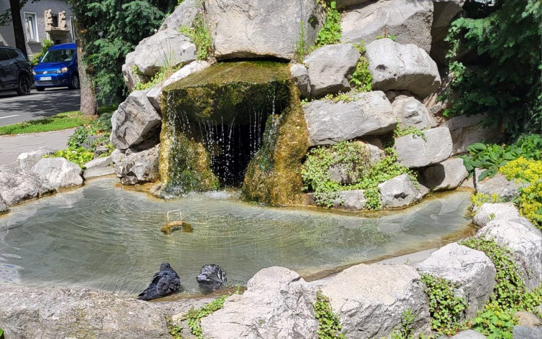 Ein Denkmal für Rosenheims Berge: Der Felsenbrunnen