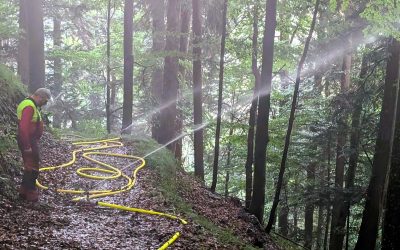 Bergwaldbrand bei Oberwössen: Glutnester werden weniger