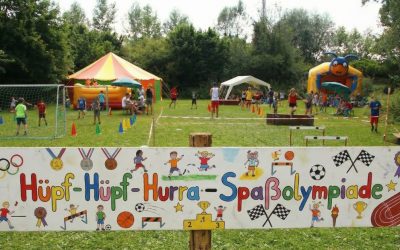 Neue Rosenheimer Ferienaktion: 60 Kinder bei „Hüpf-Hurra“ in Fürstätt