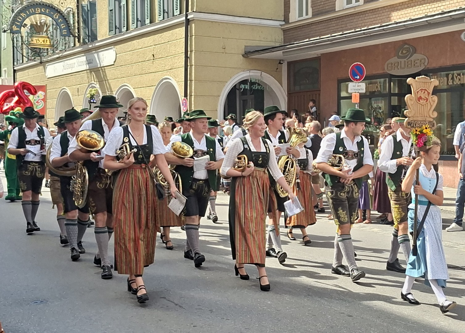 b7e19f4f-ce89-462e-a137-6cbde5422029 Herbstfest Rosenheim Einzug 2026. Fotos: Innpuls.me