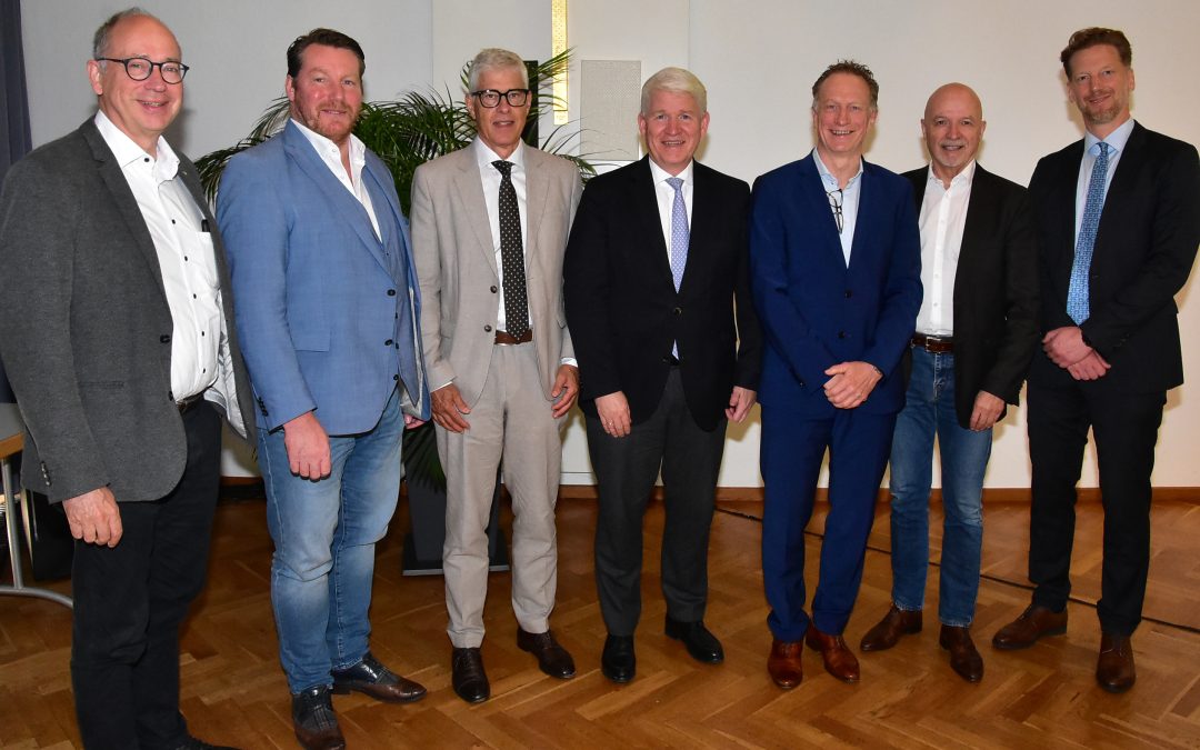 Übergabesymposium der Urologie in Rosenheim: Robotik und Gesundheitsreform im Fokus