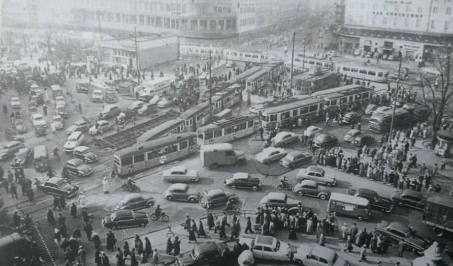 Wimmelbild aus dem Verkehr: München 1959