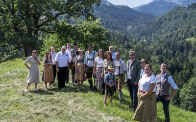Kaniber besucht Höfe in Brannenburg und Oberaudorf
