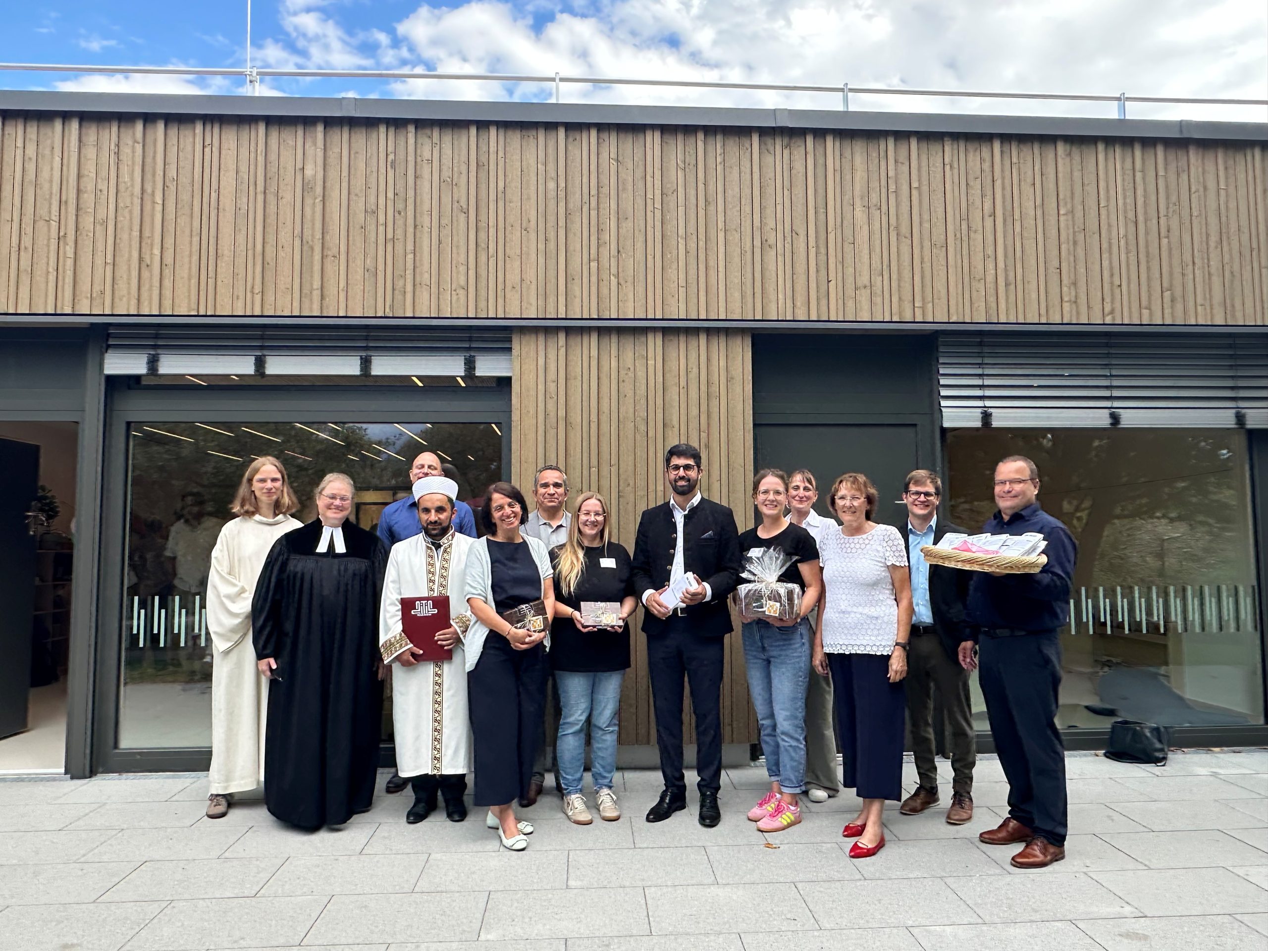 26-09-17 PM Anbau Hailerstraße Gruppenbild Eröffnung des Kinderhaus in der Hailerstraße in Rosenheim. Foto: Innpuls.me