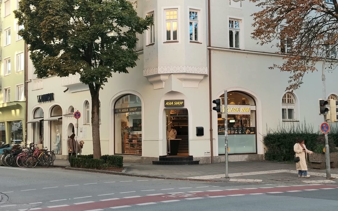 Von Mode zu Asia-Lebensmitteln: Das gibt es jetzt in der Rosenheimer Prinzregentenstraße