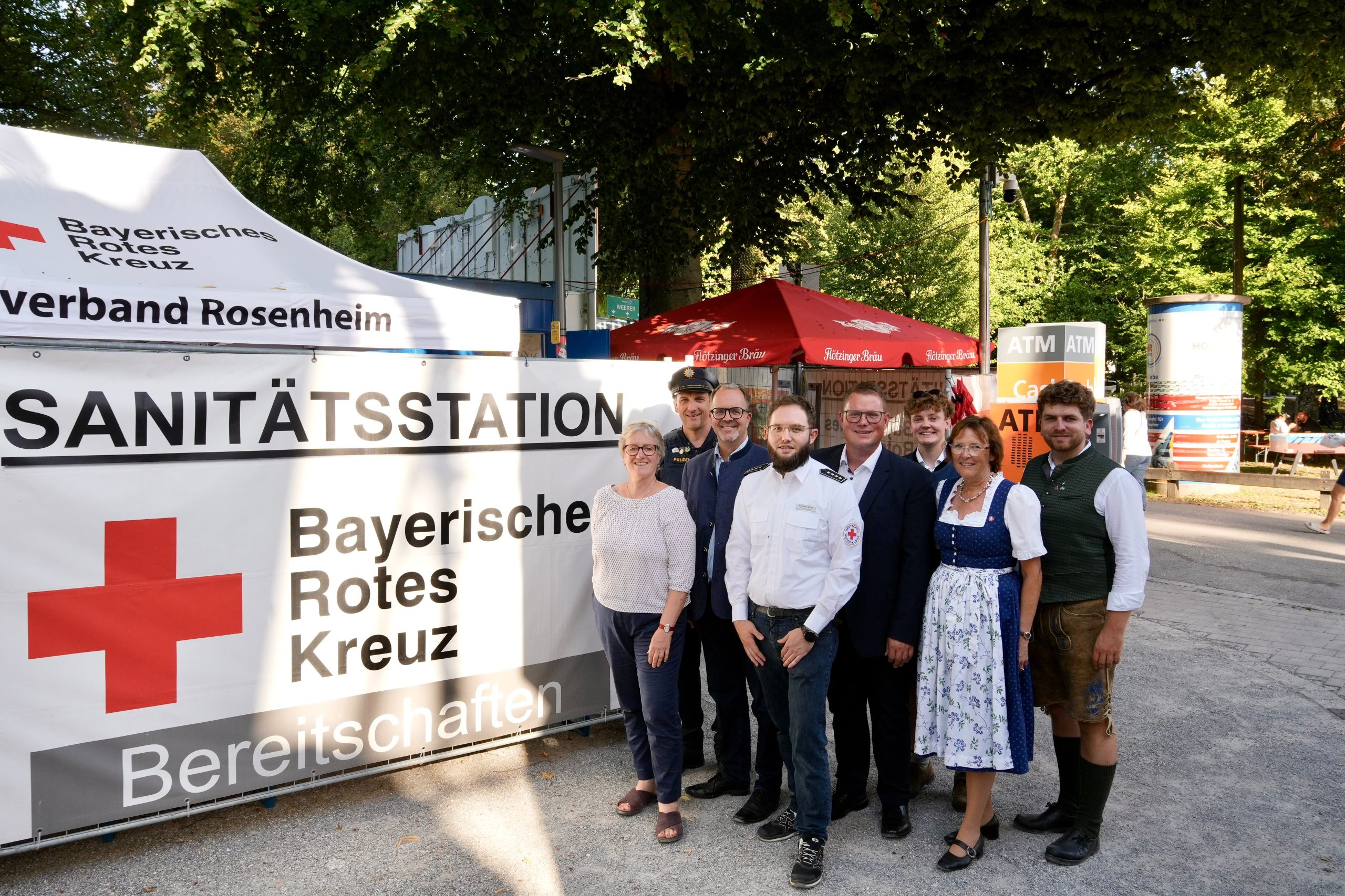 BRK_Besuch_26 Eine SPD-Delegation zu Besuch auf der BRK-Wiesnwache. Foto: SPD Rosenheim