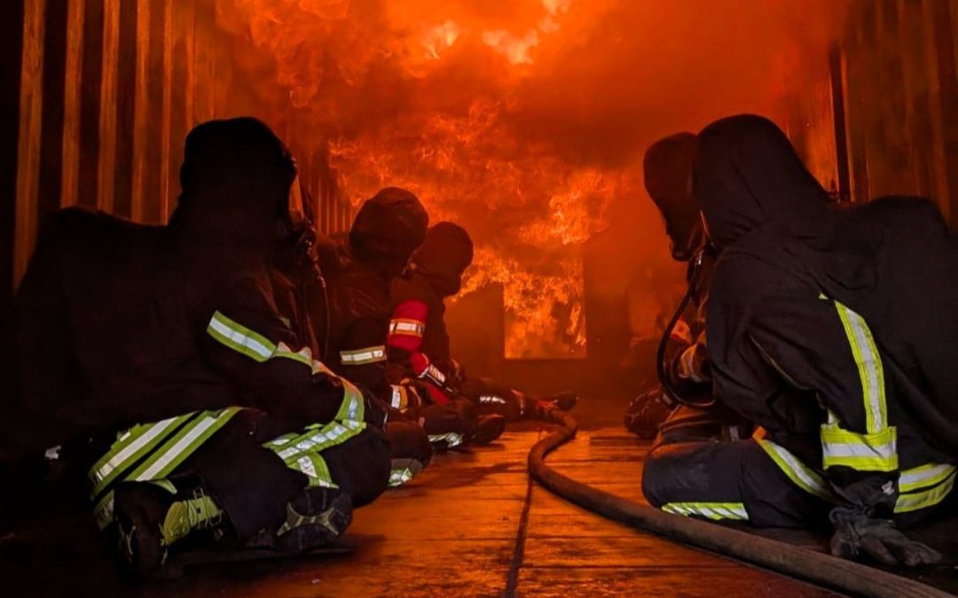 Atemschutzausbildung im Landkreis Traunstein: Feuerwehrkräfte trainieren in der RDA