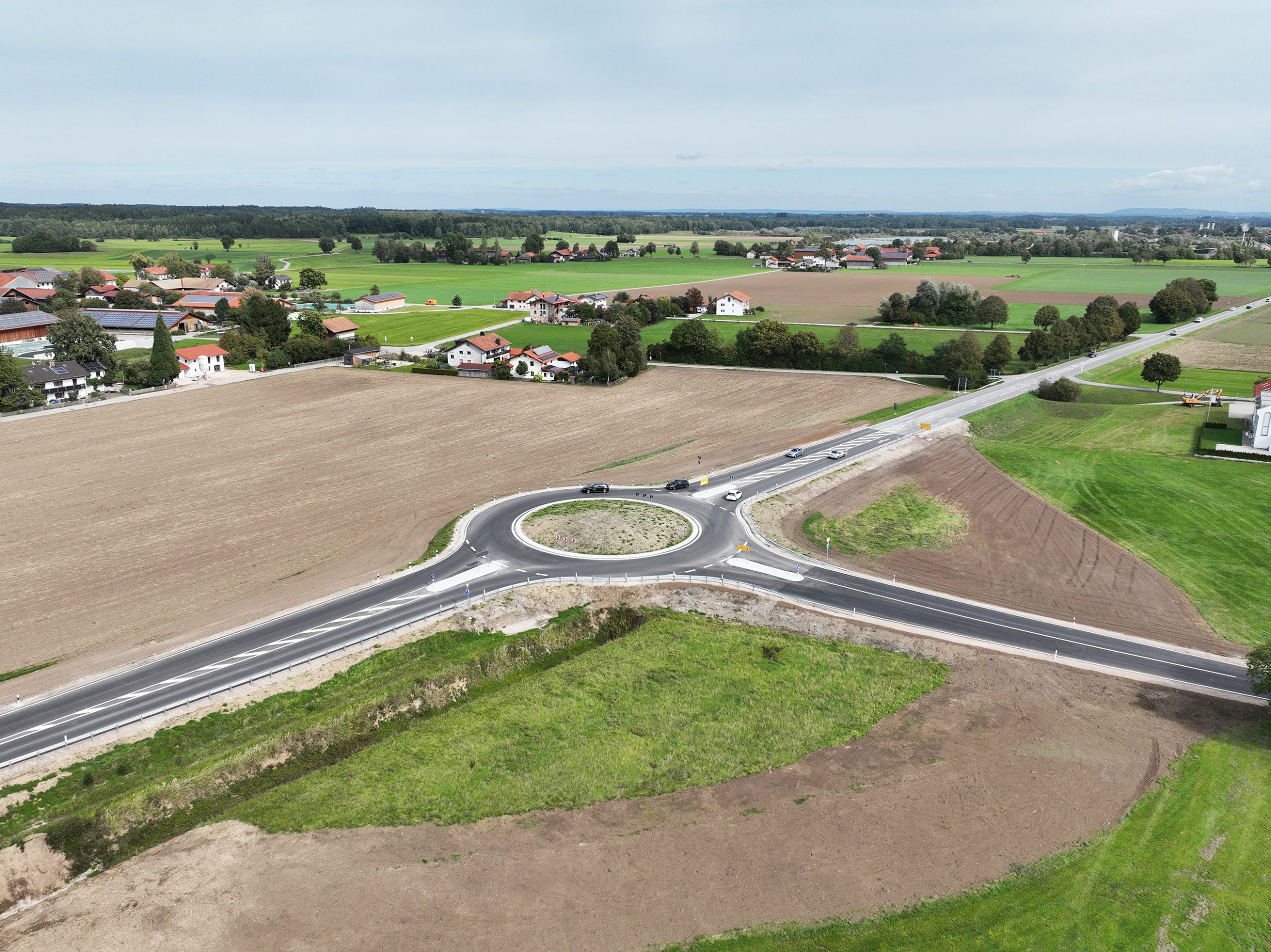 PM-56_2026-09-22_Pressefoto Ein neuer Kreisverkehr entschärft den Unfallschwerpunkt bei Bruckmühl Copyright Staatliches Bauamt Rosenheim
