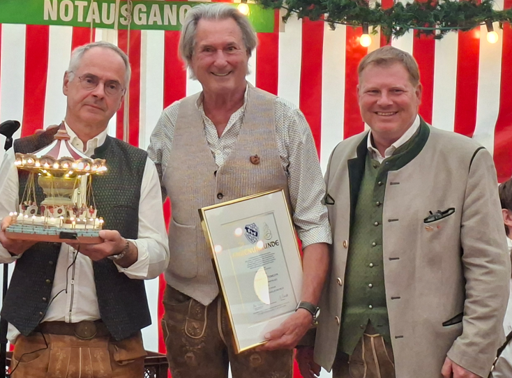Schausteller-Gottesdienst Ehrung Auszeichnung für Hermann Tomczyk. Foto: Karin Wunsam