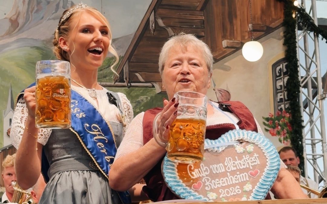 Wiesn-Notizen: Sieglinde dirigiert Marsch beim Seniorennachmittag