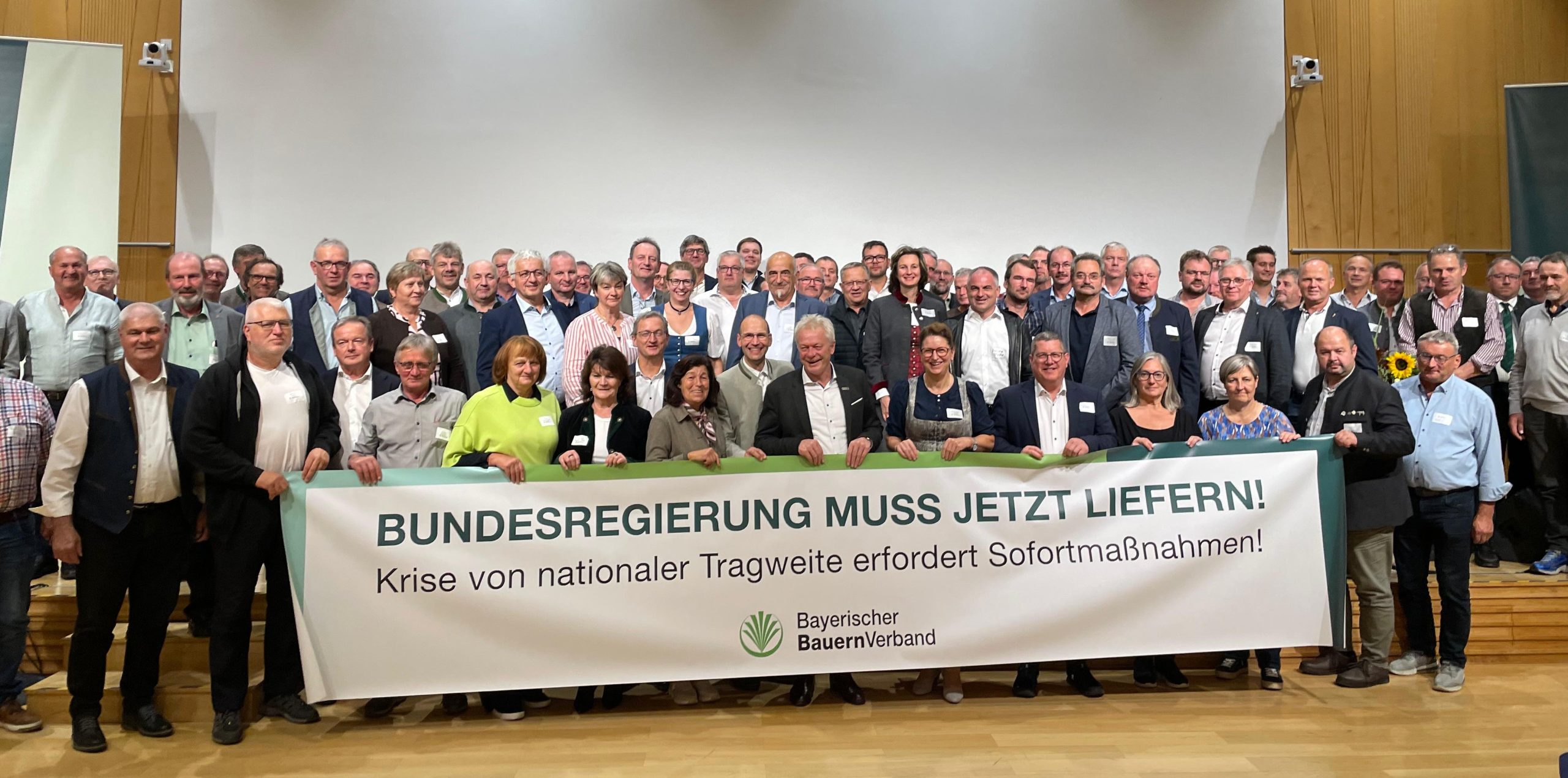 2026_10_16_Bundesminister_Rainer_auf_BBV_Kreisobmaennertagung_in_Herrsching_Urheber_BBV BBV-Kreisobmänner fordern entschlossenes Handeln für die Landwirtschaft. Foto: Copyright BBV