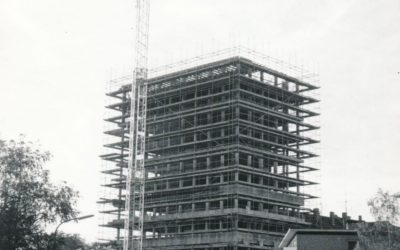 Unsere fotografische Zeitreise: 1971 wächst das Sparkassenhochhaus in Rosenheim