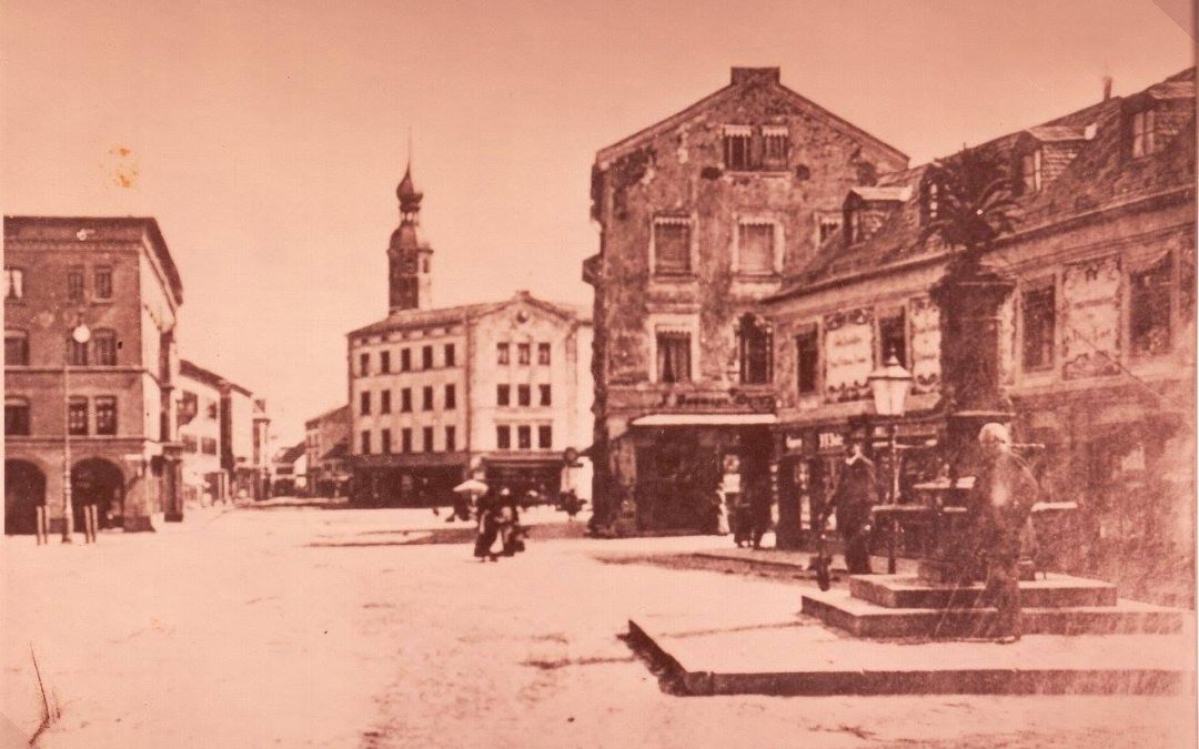 Rosenheim 1890: Der alte Fischbrunnen auf dem Ludwigsplatz