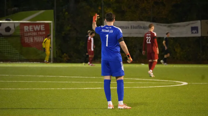Bayernliga-TuS-Geretsried 1. Mannschaft des TSV 1860 Rosenheim gegen TuS Geretsried: Die Sechziger setzten sich mit 2:1 durch. Foto: Copyright TSV 1860 Rosenheim